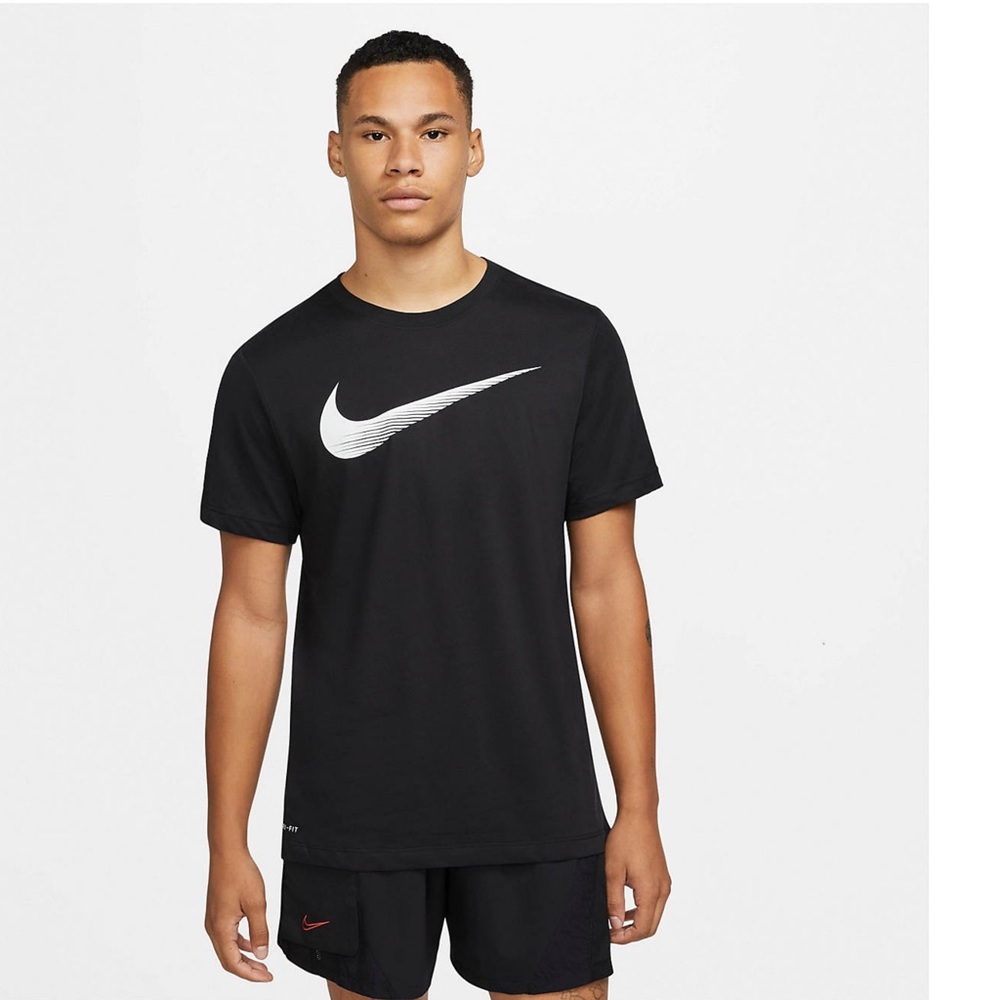NWT Nike T-Shirt Black With The Nike Check Size 2XL